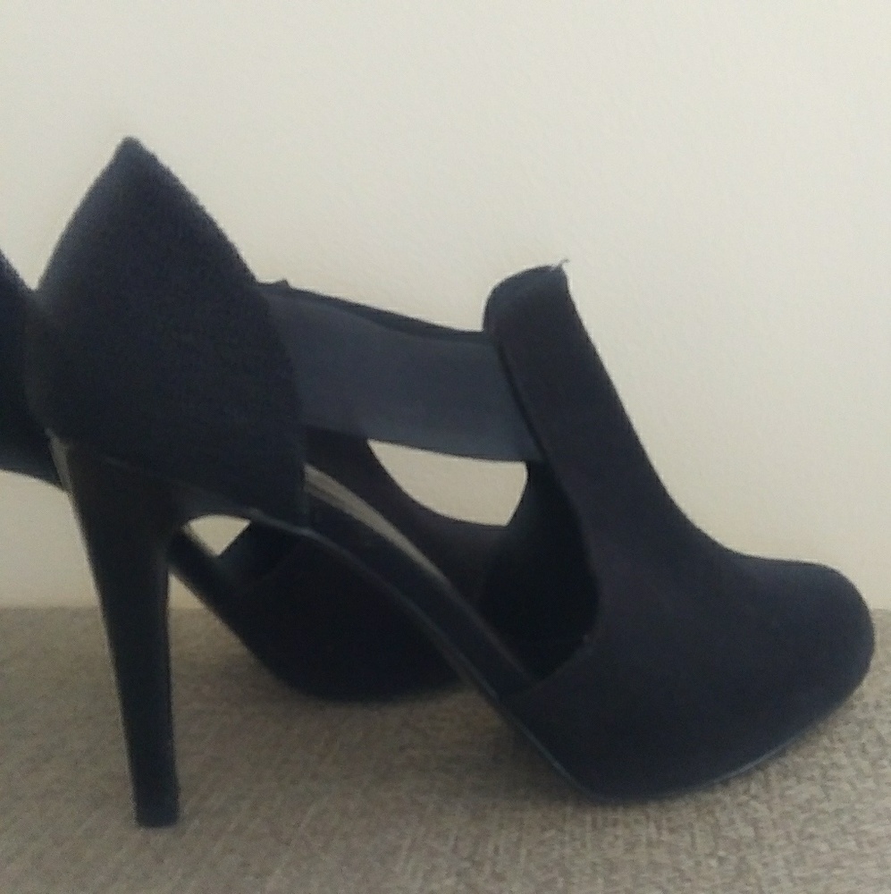 Shoe Black Suede
